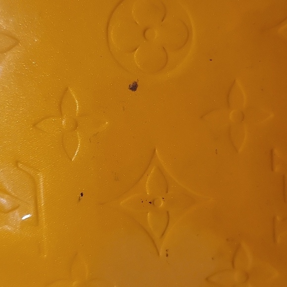 36. Authentic Louis Vuitton Shoulder Bag Houston Yellow Vernis - Picture 3 of 12